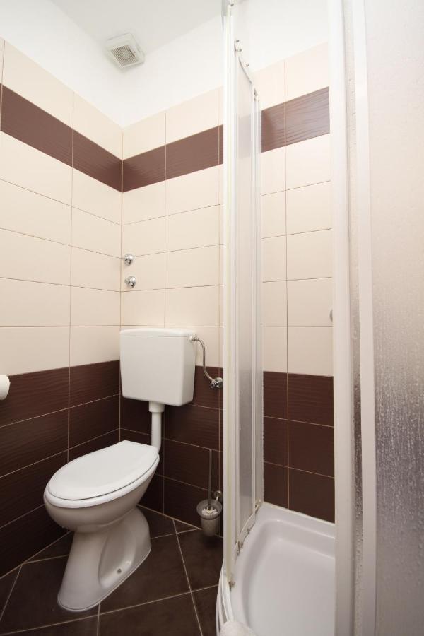 Family Friendly Apartments With A Swimming Pool Povljana, Pag - 244 Экстерьер фото