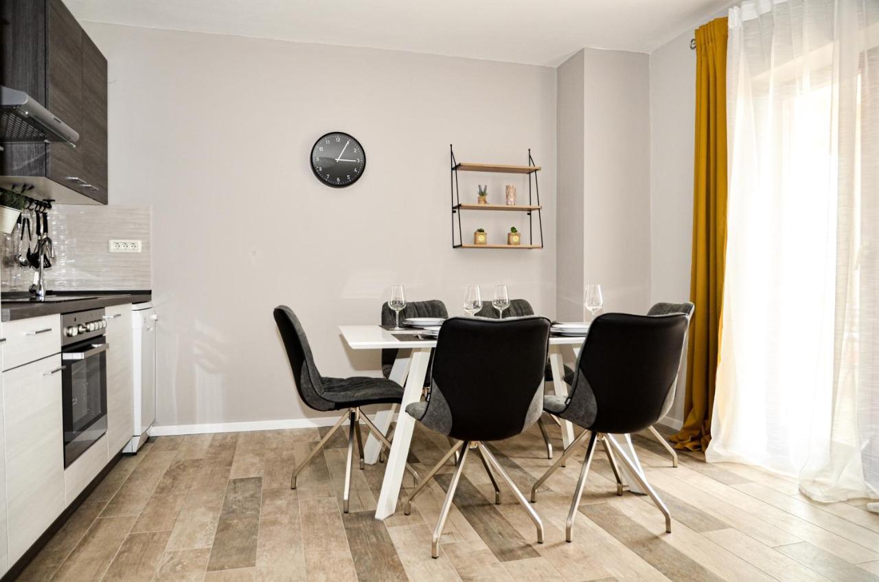 Family Friendly Apartments With A Swimming Pool Povljana, Pag - 244 Экстерьер фото