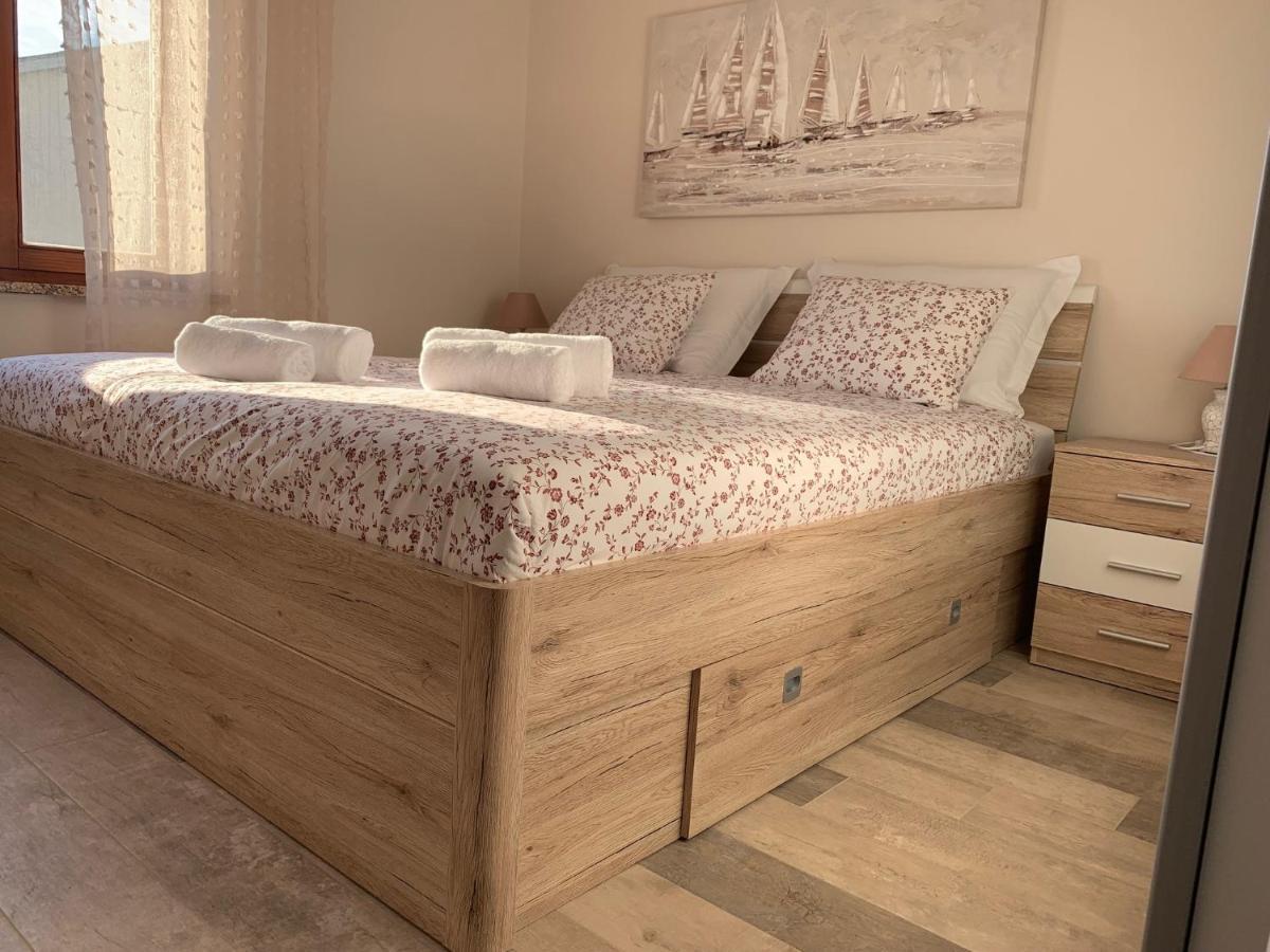 Family Friendly Apartments With A Swimming Pool Povljana, Pag - 244 Экстерьер фото