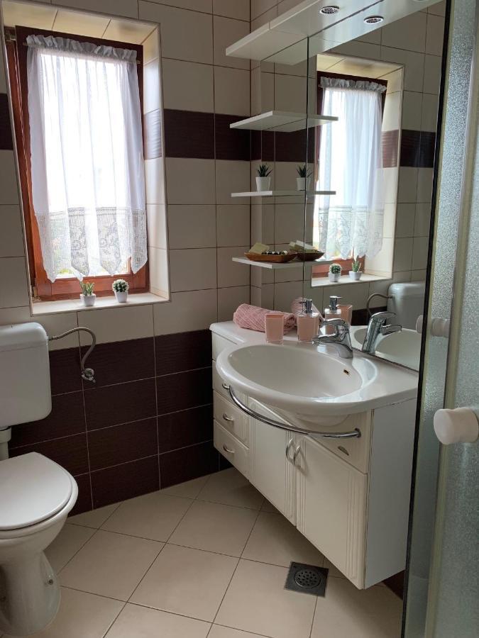 Family Friendly Apartments With A Swimming Pool Povljana, Pag - 244 Экстерьер фото