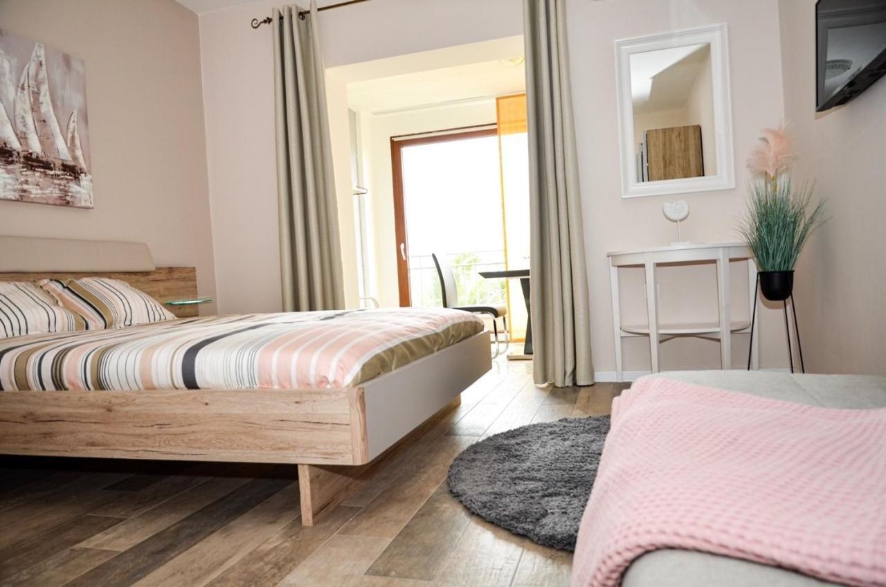 Family Friendly Apartments With A Swimming Pool Povljana, Pag - 244 Экстерьер фото