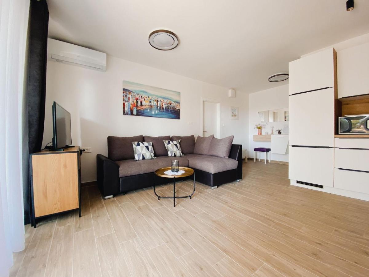 Family Friendly Apartments With A Swimming Pool Povljana, Pag - 244 Экстерьер фото