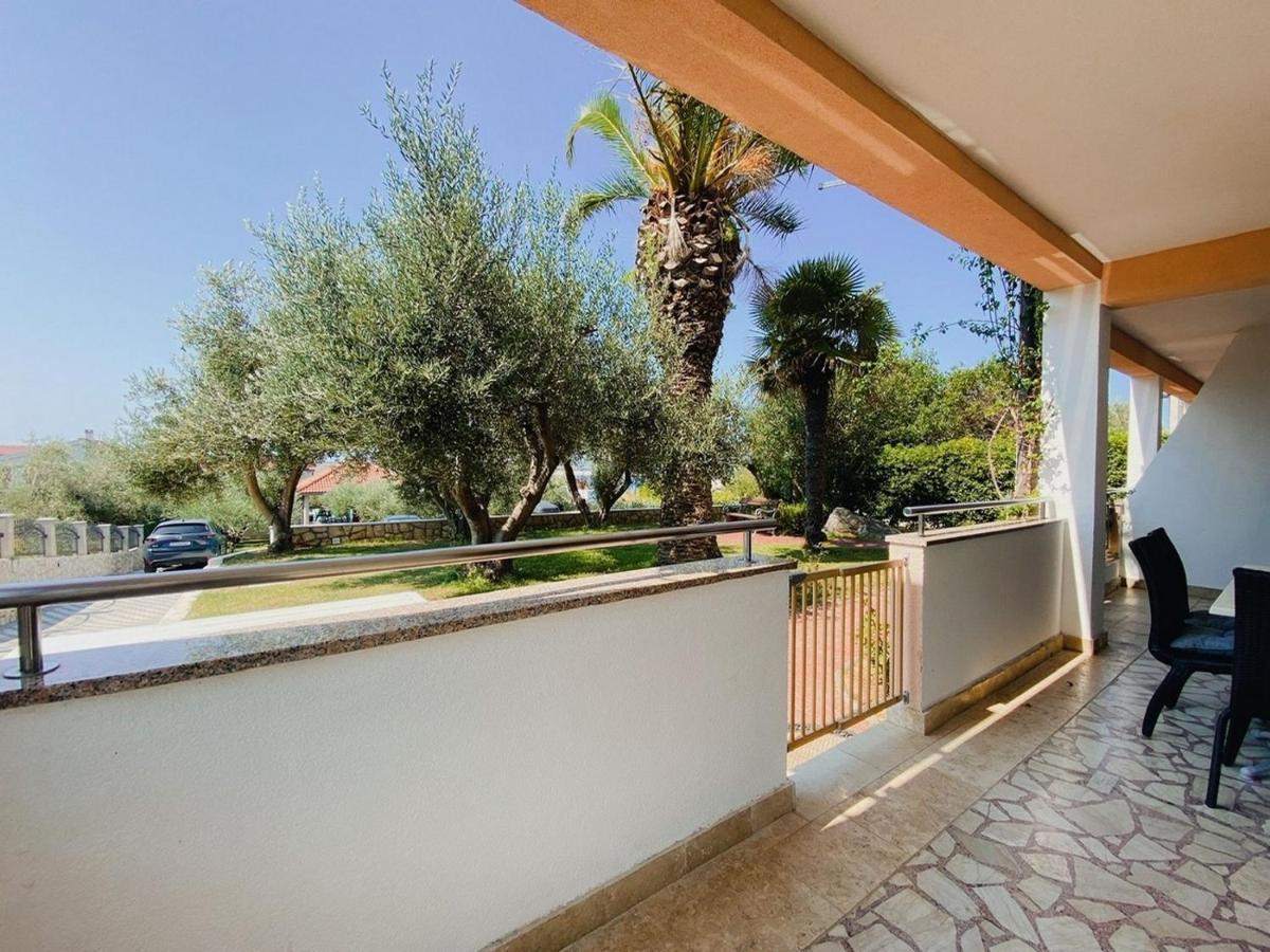 Family Friendly Apartments With A Swimming Pool Povljana, Pag - 244 Экстерьер фото