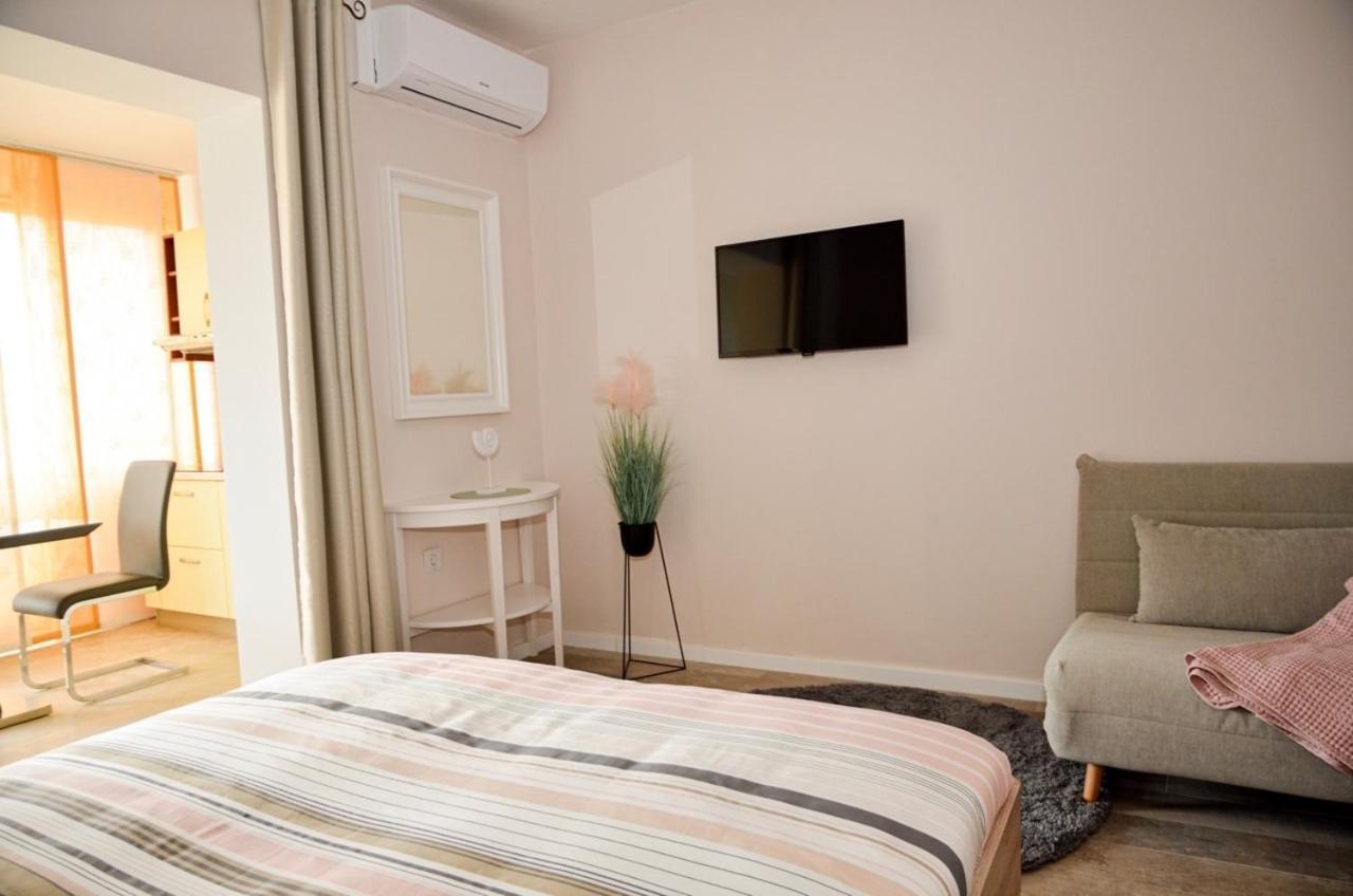 Family Friendly Apartments With A Swimming Pool Povljana, Pag - 244 Номер фото